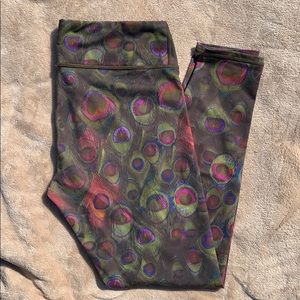 Peacock fabletics leggings